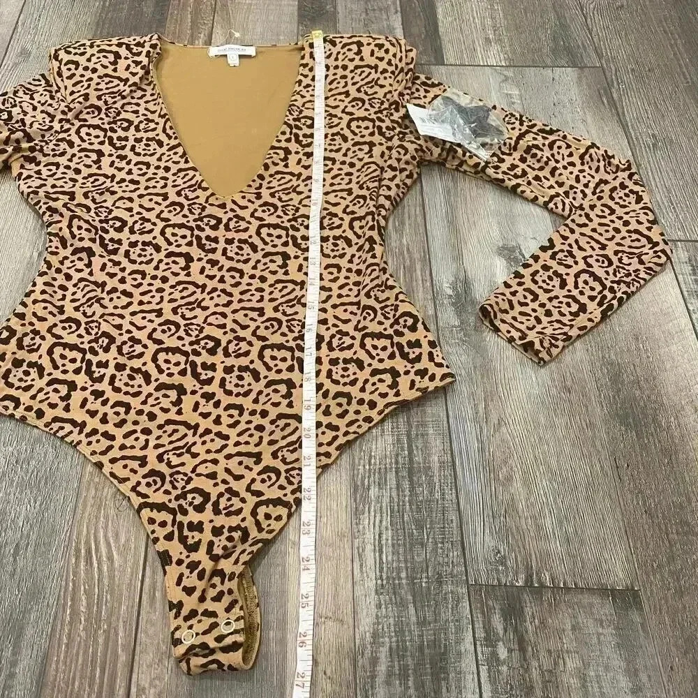 NWT Good American Power Shoulder Animal Print Leopard V-Cut Long Sleeve Size 2 - Picture 7 of 11